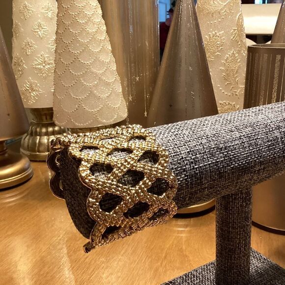 Lilly Pulitzer Brand Women’s Wide Goldtone Cuff Bracelet - Picture 7 of 11